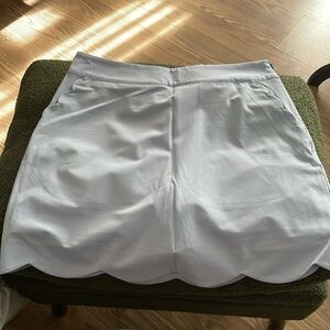 Vineyard Vines 17" Scallop Skort